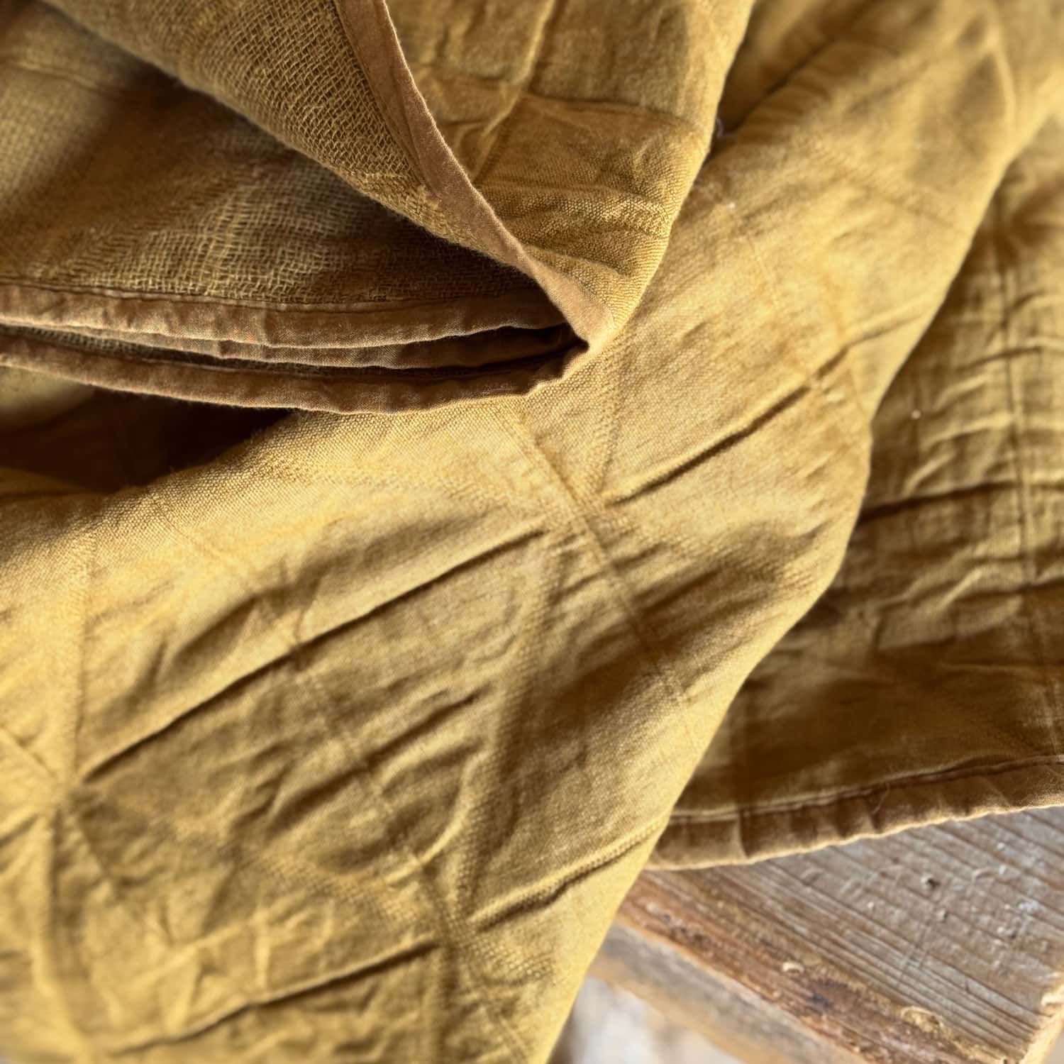 akira-blanket-oq-s050-antique-bronze-02.jpg