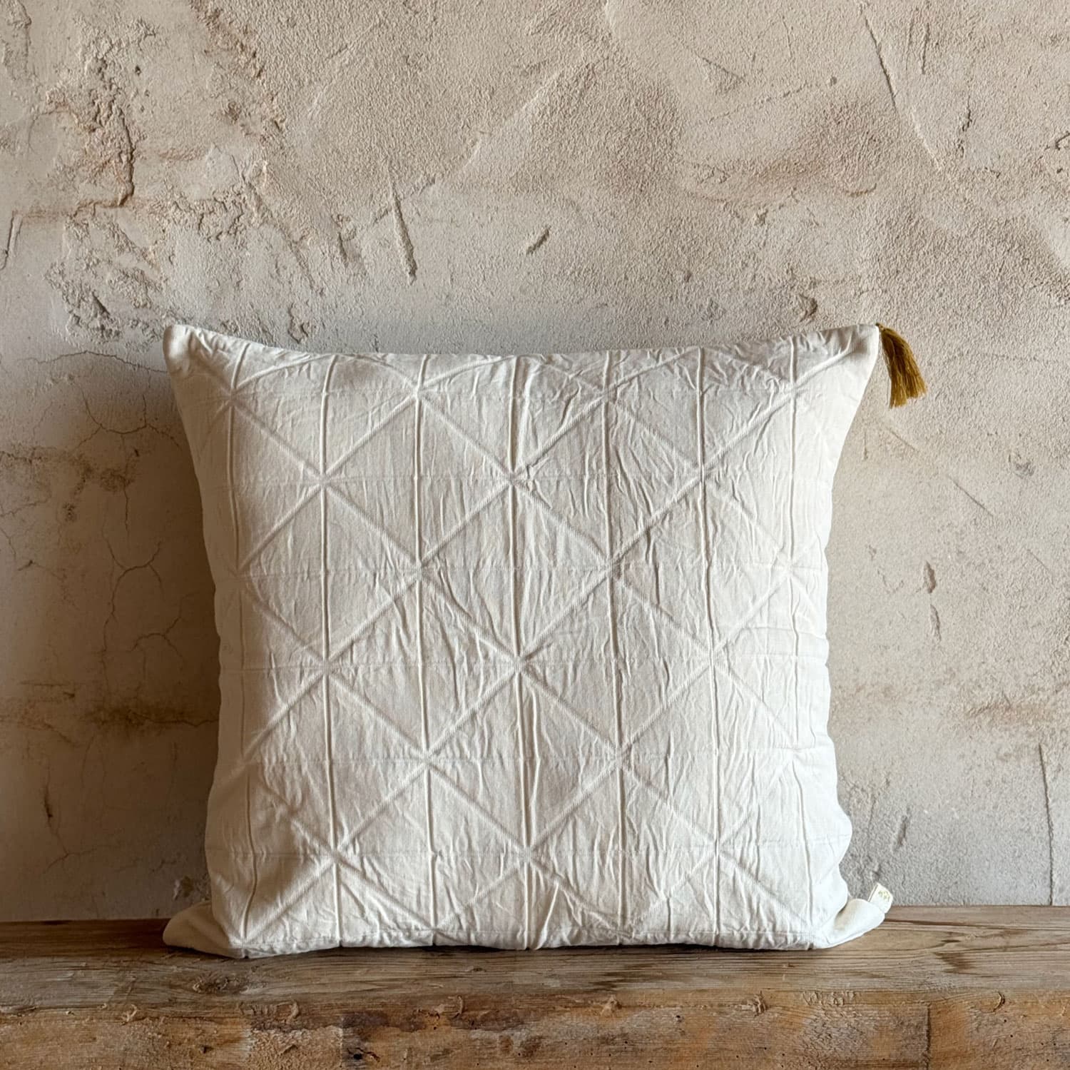 akira-cushion-cover-oq-s000-natural-50x50-01_887bd887-d45c-4cff-a8bf-cdaaed0142a0.jpg