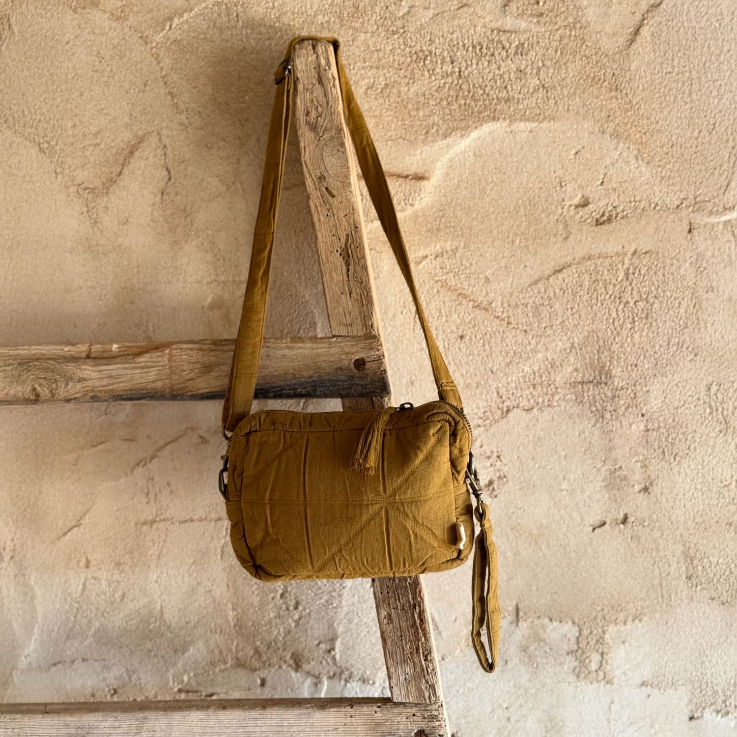 akira-daily-bag-oq-s050-antique-bronze-01.jpg