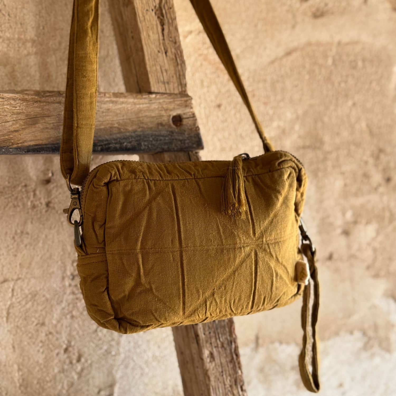 akira-daily-bag-oq-s050-antique-bronze-02.jpg