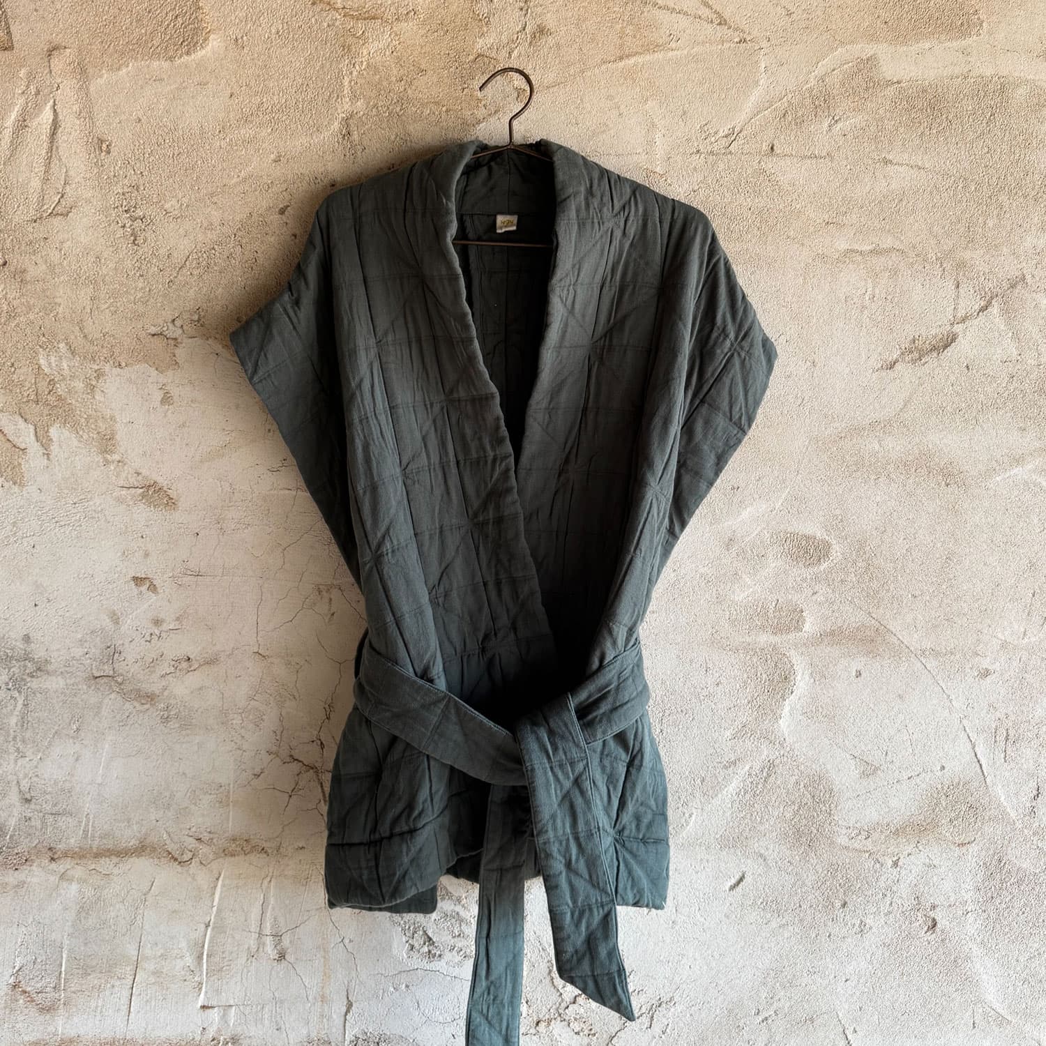 akira-vest-women-oq-s021-sark-grey-green-06.jpg