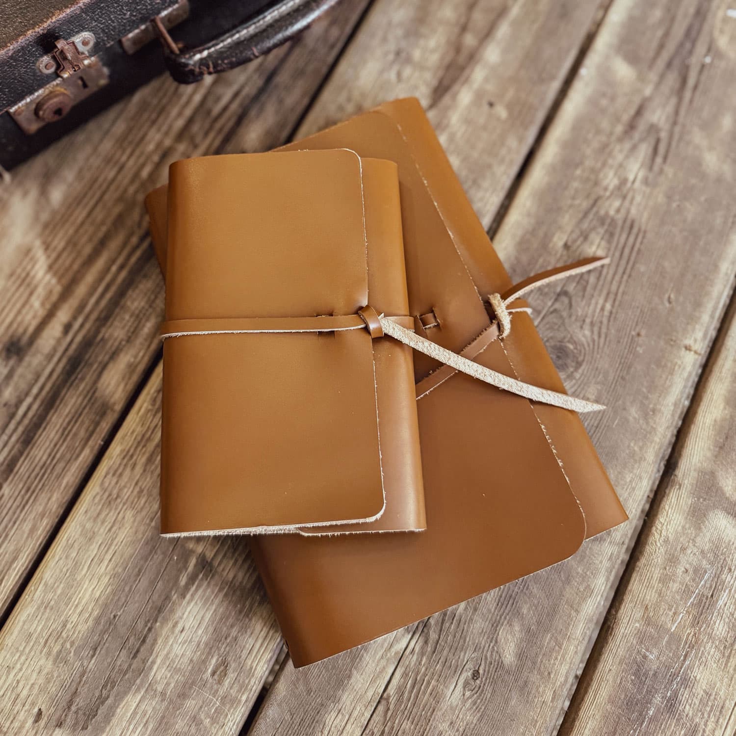 leather-journal-s053-than-01.jpg