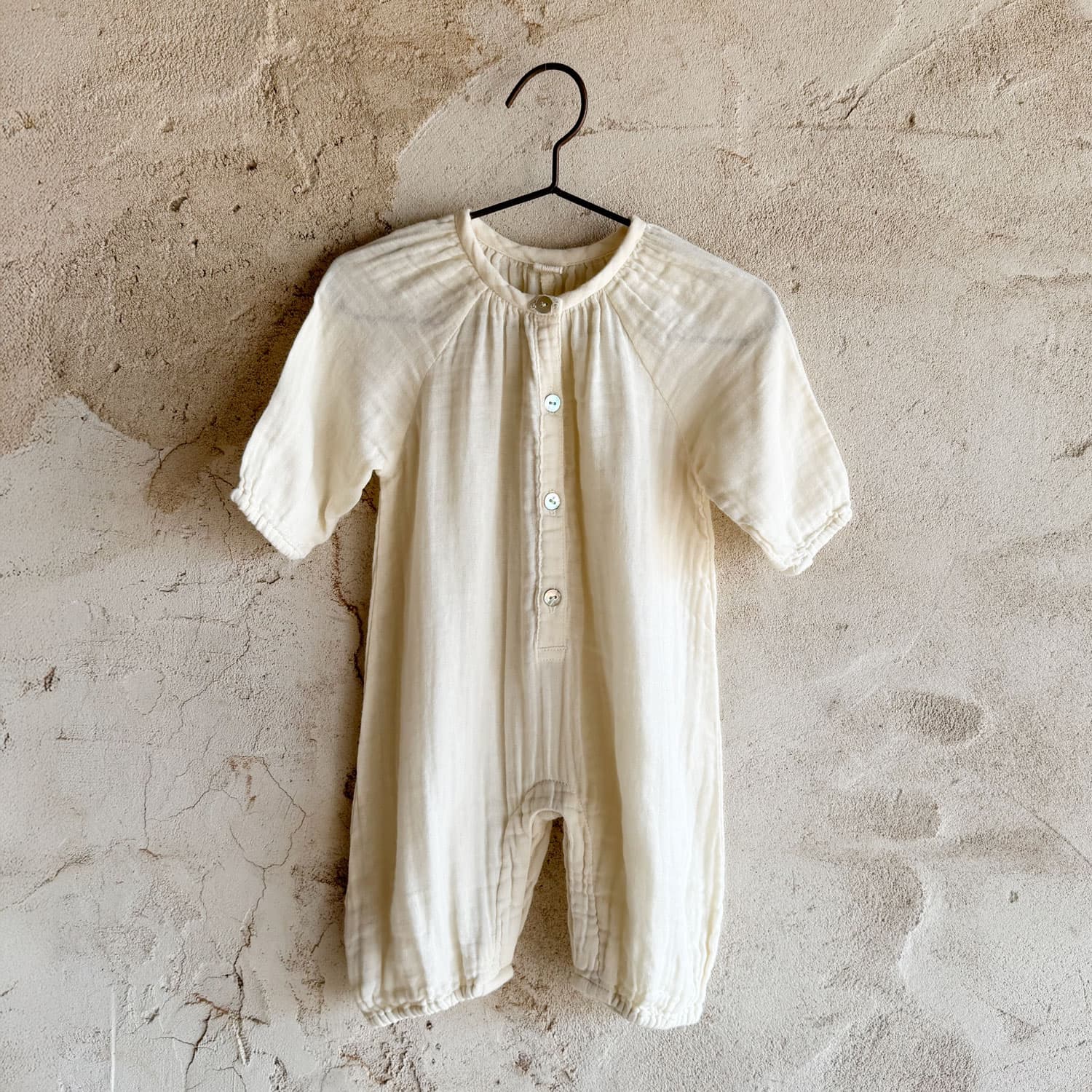 leni-jumpsuit-baby-ds-s000-natural-01.jpg